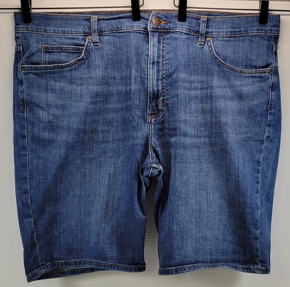 F3) Lee Men Denim Dark Wash Blue Jean Shorts 10" Inseam Size 42